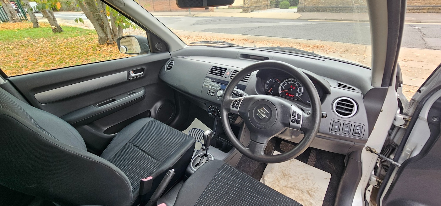 Used Suzuki Swift 2005 for sale - 76358360: Photo 16