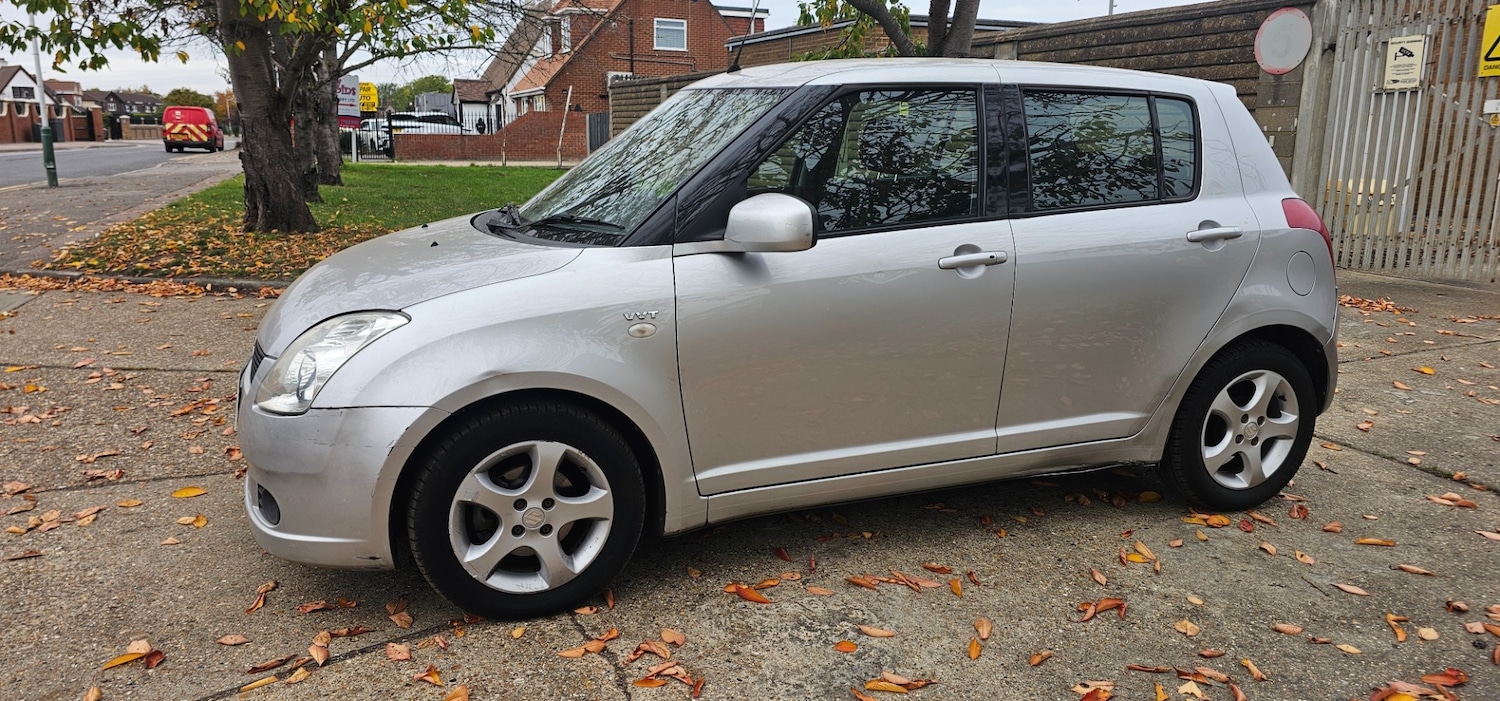 Used Suzuki Swift 2005 for sale - 76358360: Photo 4