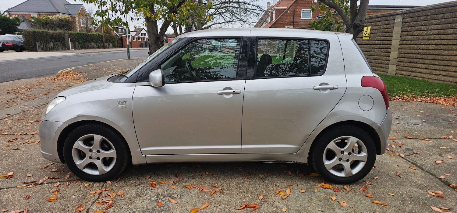 Used Suzuki Swift 2005 for sale - 76358360: Photo 5