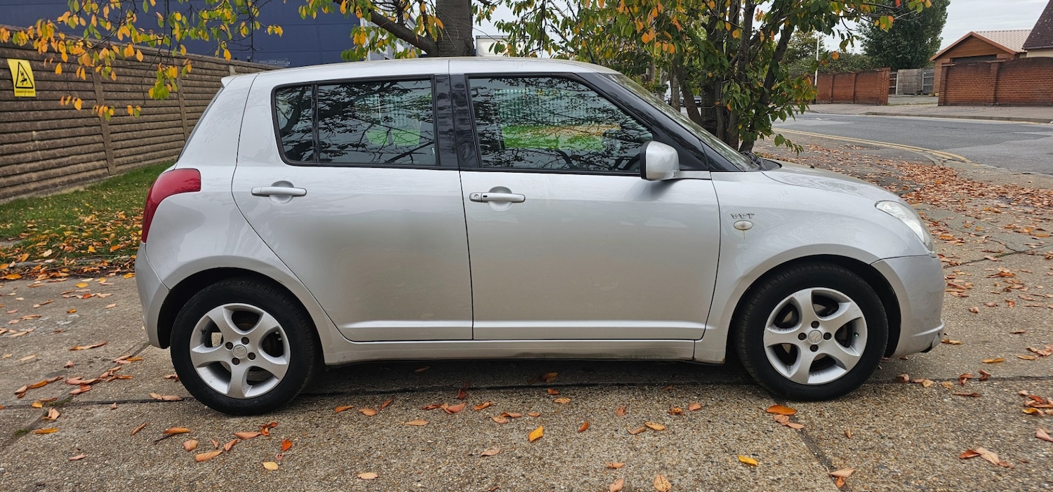 Used Suzuki Swift 2005 for sale - 76358360: Photo 9
