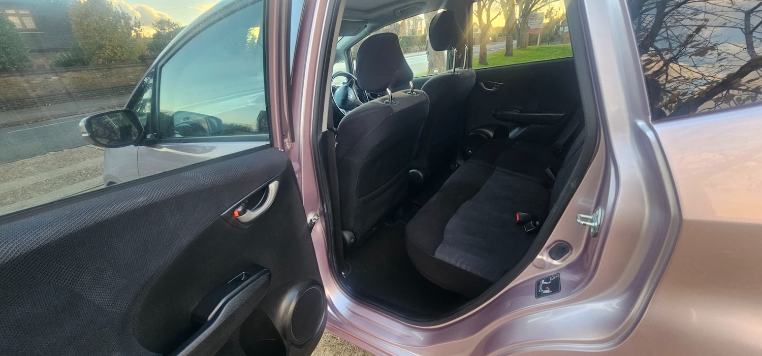 Used Honda Jazz 2009 for sale - 76380475: Photo 15