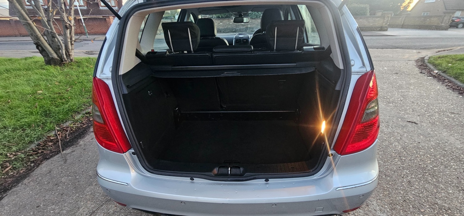 Used Mercedes-Benz A-Class 2012 for sale - 76759771: Photo 12