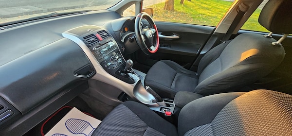Used Toyota Auris 2011 for sale - 76246371: Photo 15