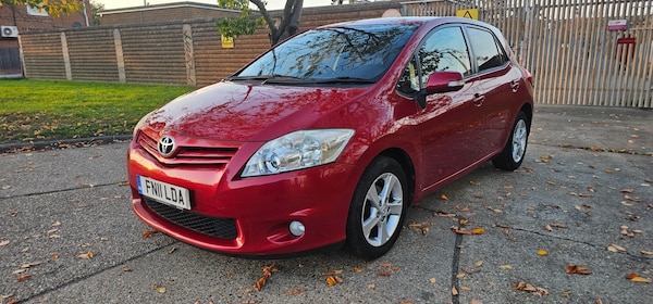 Used Toyota Auris 2011 for sale - 76246371: Photo 1