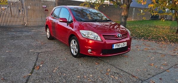 Used Toyota Auris 2011 for sale - 76246371: Photo 2
