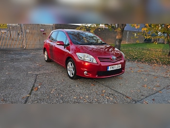 Used Toyota Auris 2011 for sale - 76246371: Photo 2