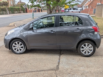 Used Toyota Yaris 2011 for sale - 75740626: Photo