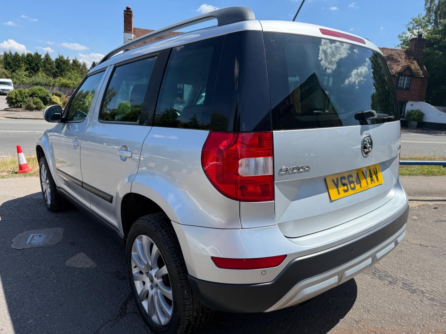 Used Skoda Yeti 2015 for sale - 76412417: Photo 3