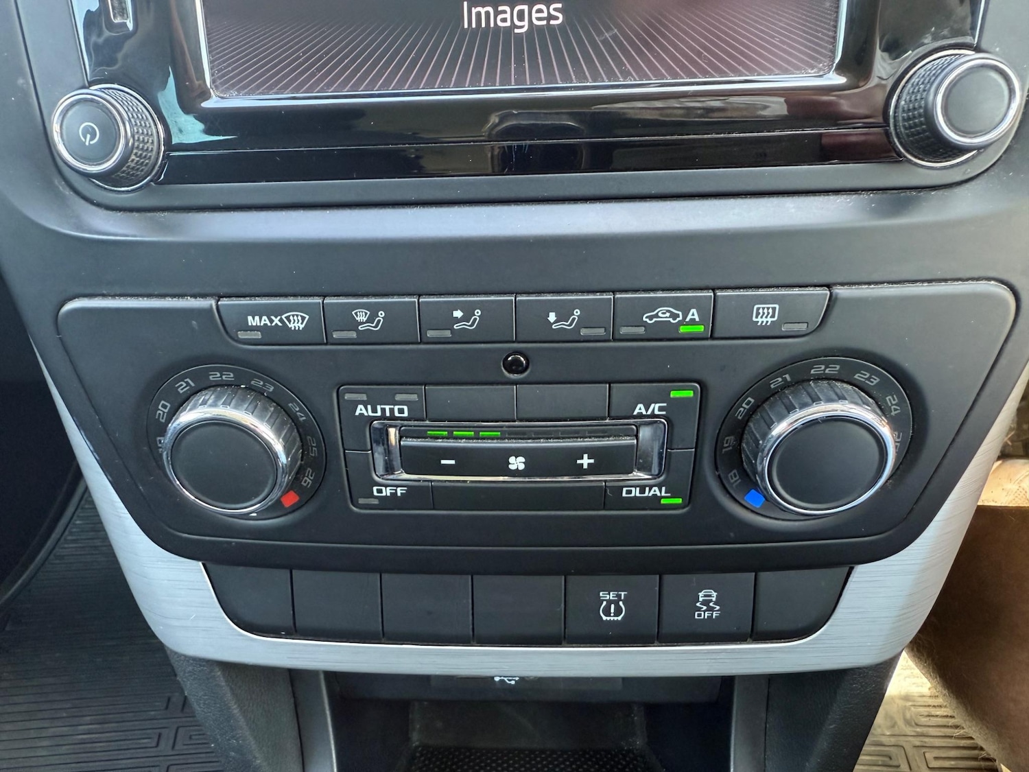 Used Skoda Yeti 2015 for sale - 76412417: Photo 39