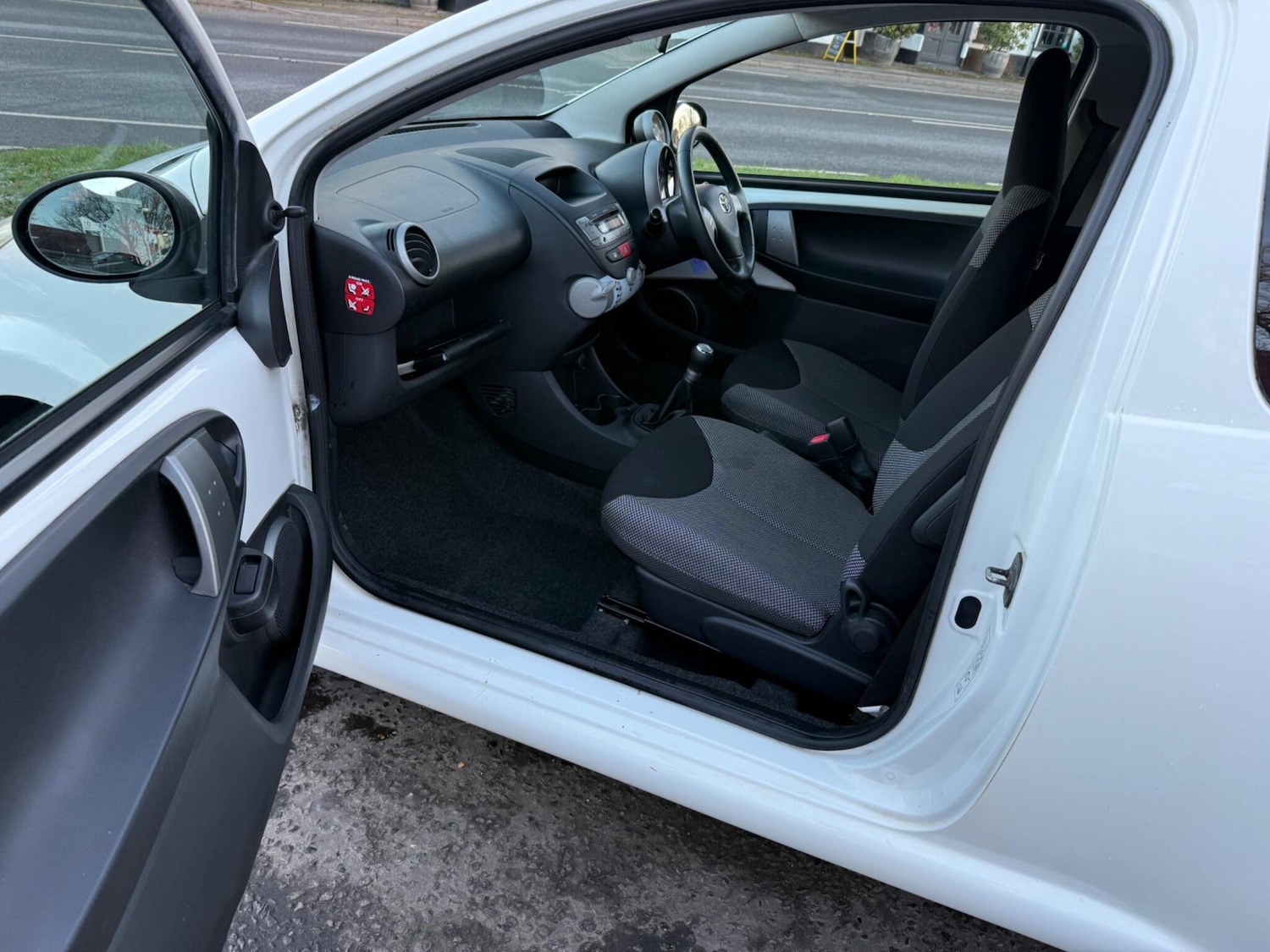 Used Toyota AYGO 2012 for sale - 78201542: Photo 17