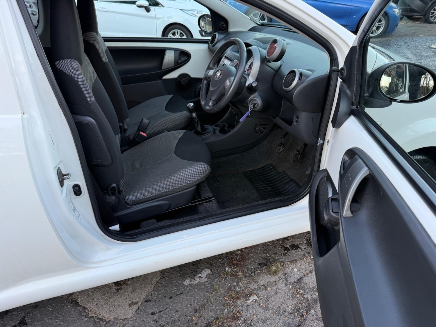 Used Toyota AYGO 2012 for sale - 78201542: Photo 23