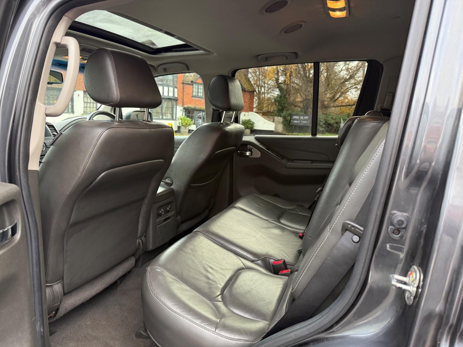 Used Nissan Pathfinder 2011 for sale - 76836533: Photo 19