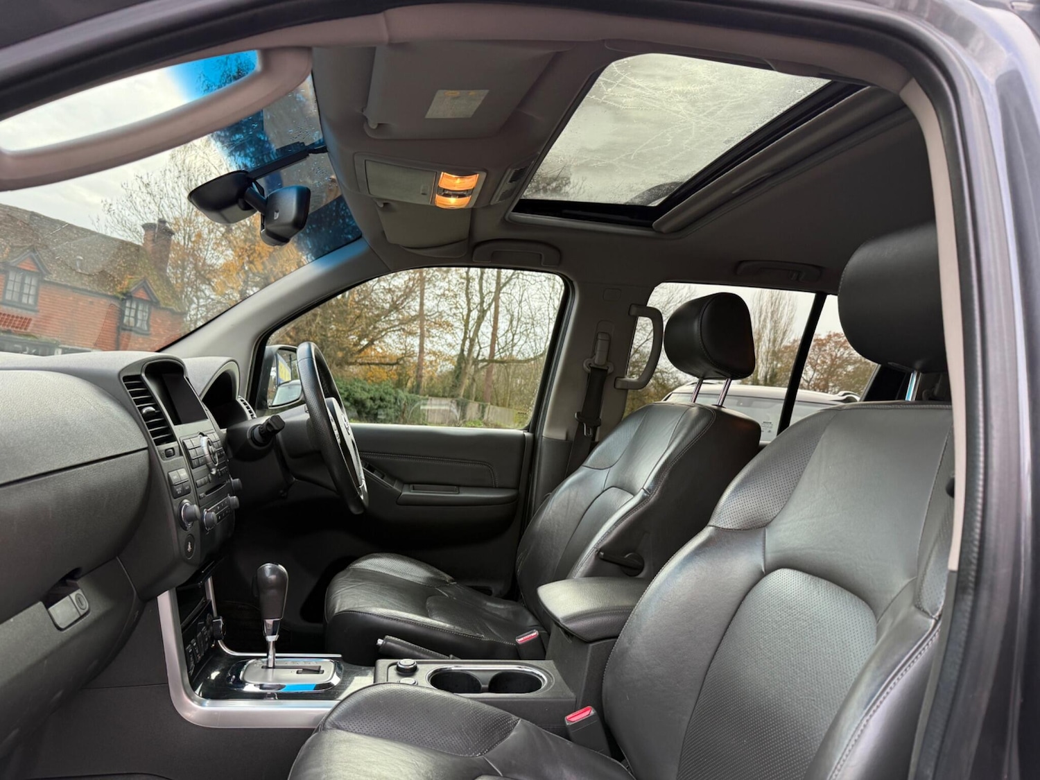 Used Nissan Pathfinder 2011 for sale - 76836533: Photo 35