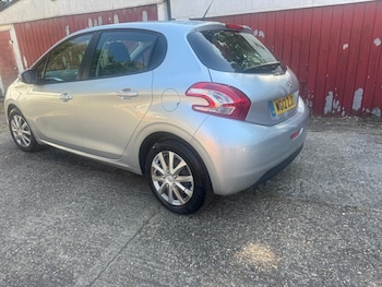 Used Peugeot 208 2012 for sale - 79546966: Photo