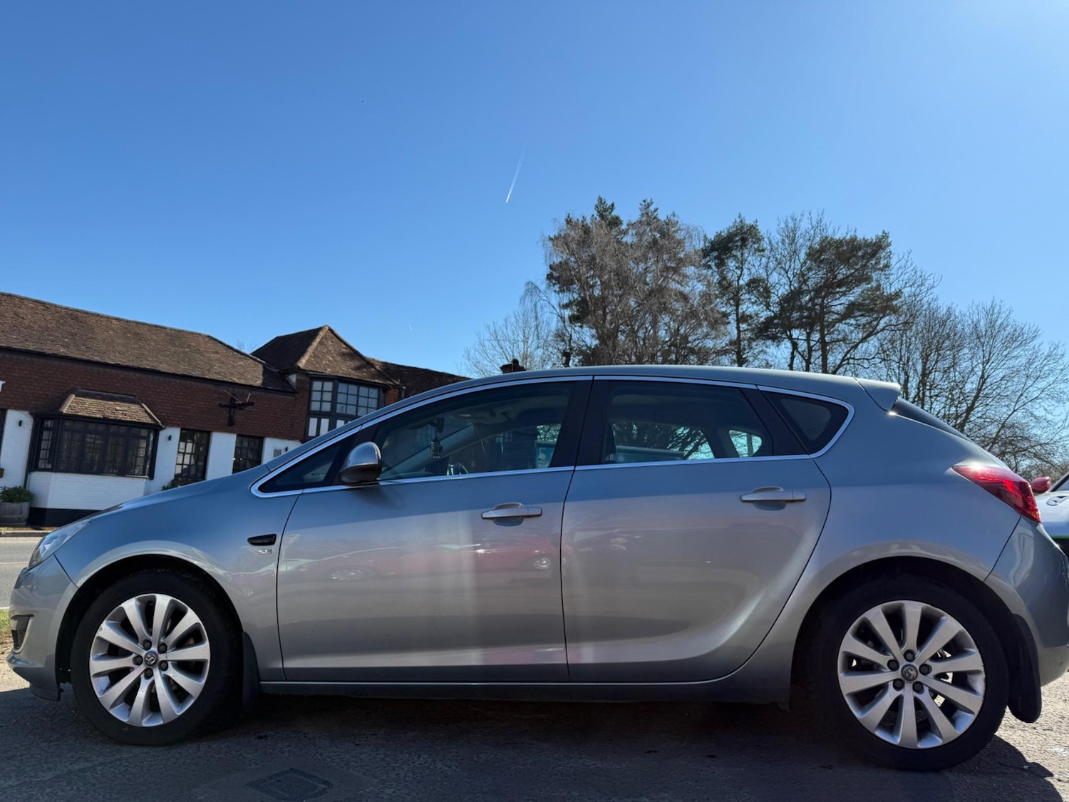 Used Vauxhall Astra 2013 for sale - 76412413: Photo 1