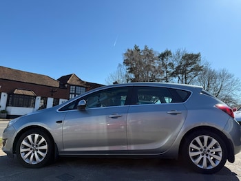 2013 (63) - 1.4T 16V SE 5dr