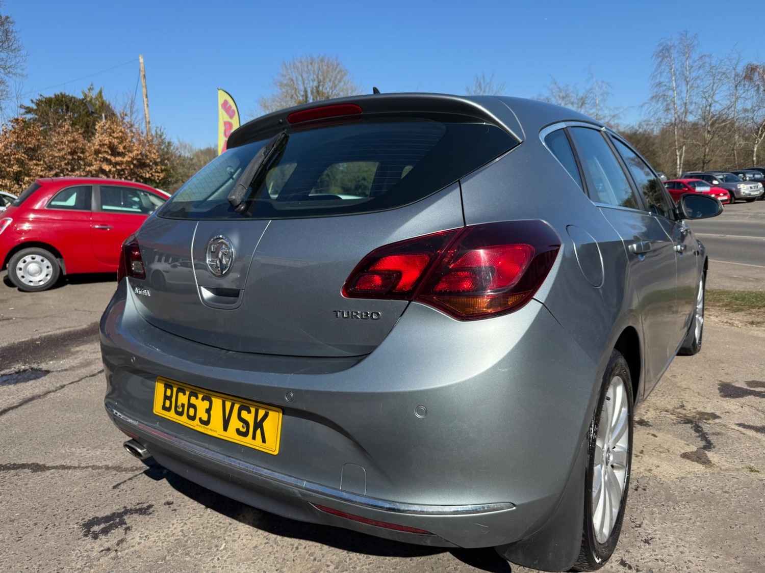 Used Vauxhall Astra 2013 for sale - 76412413: Photo 2