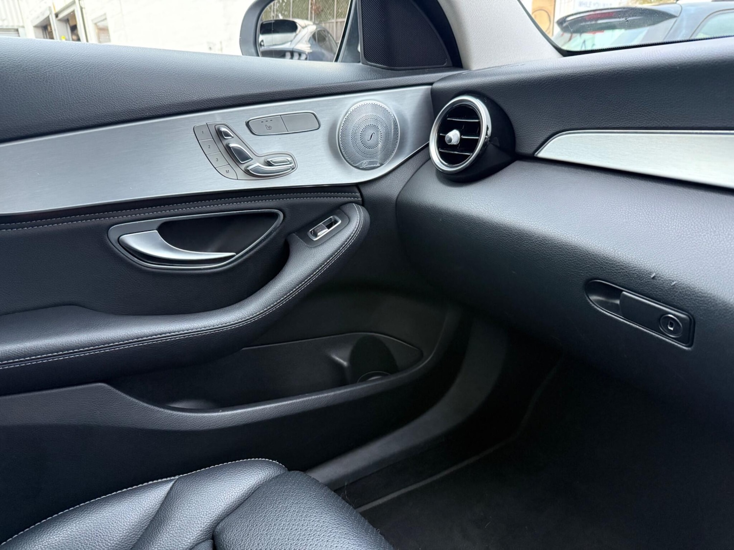 Used Mercedes-Benz C Class 2014 for sale - 76545932: Photo 25