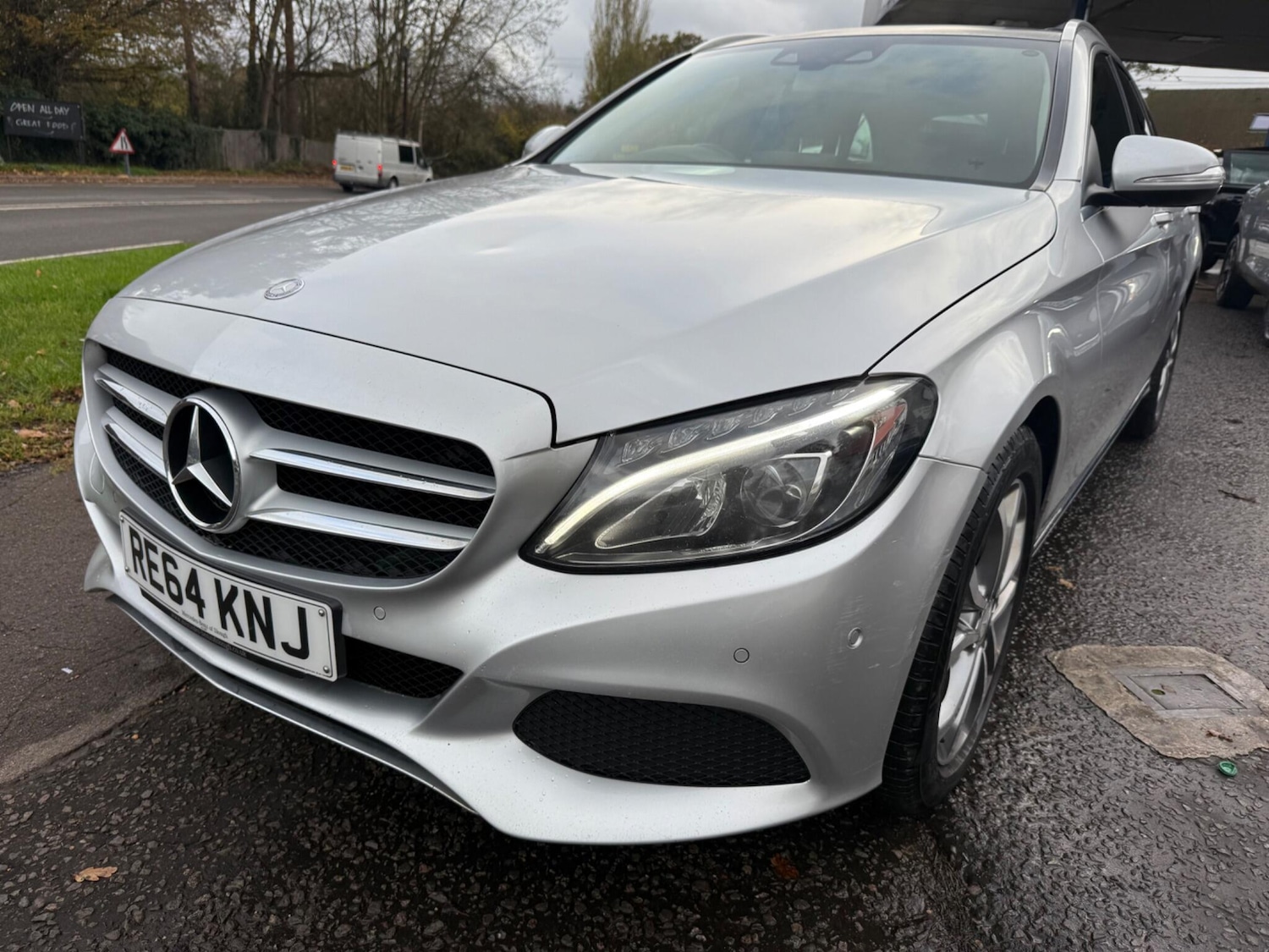 Used Mercedes-Benz C Class 2014 for sale - 76545932: Photo 3