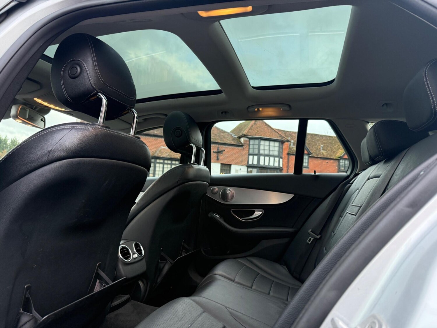 Used Mercedes-Benz C Class 2014 for sale - 76545932: Photo 44