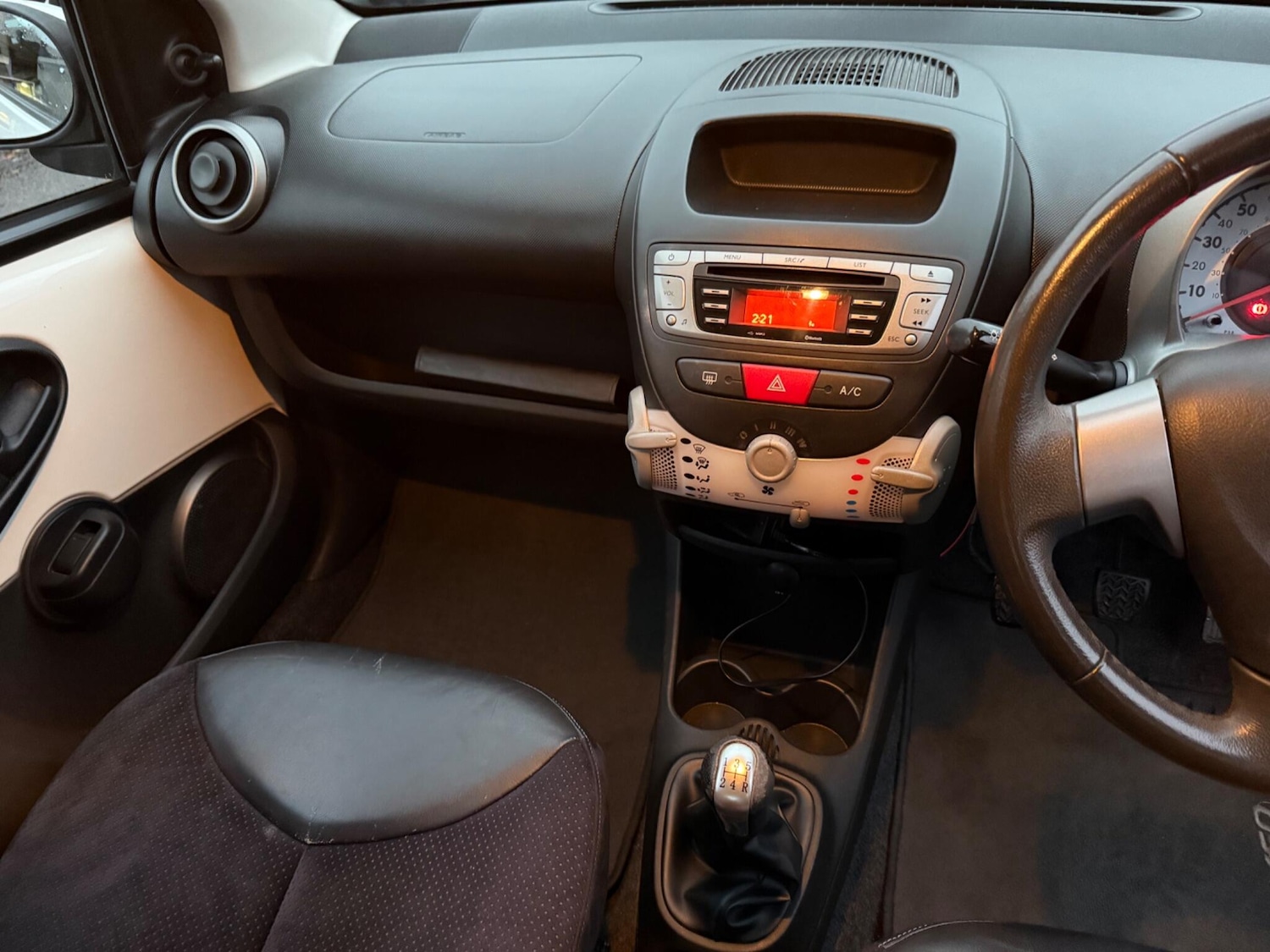 Used Toyota AYGO 2013 for sale - 76724120: Photo 14