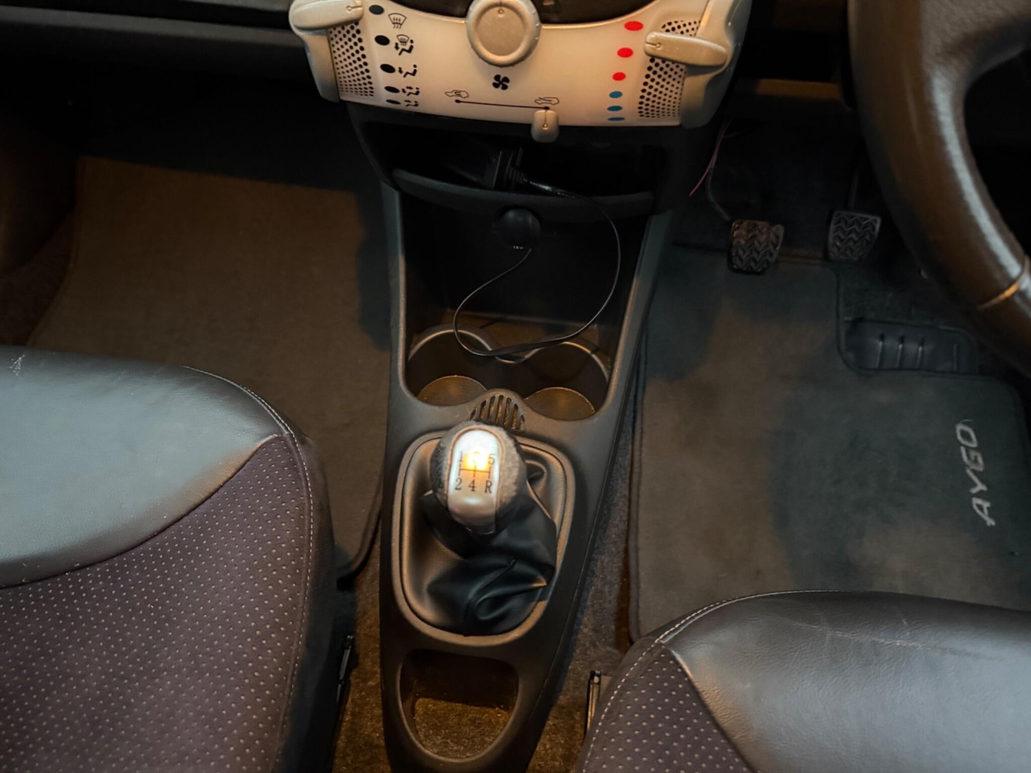 Used Toyota AYGO 2013 for sale - 76724120: Photo 16