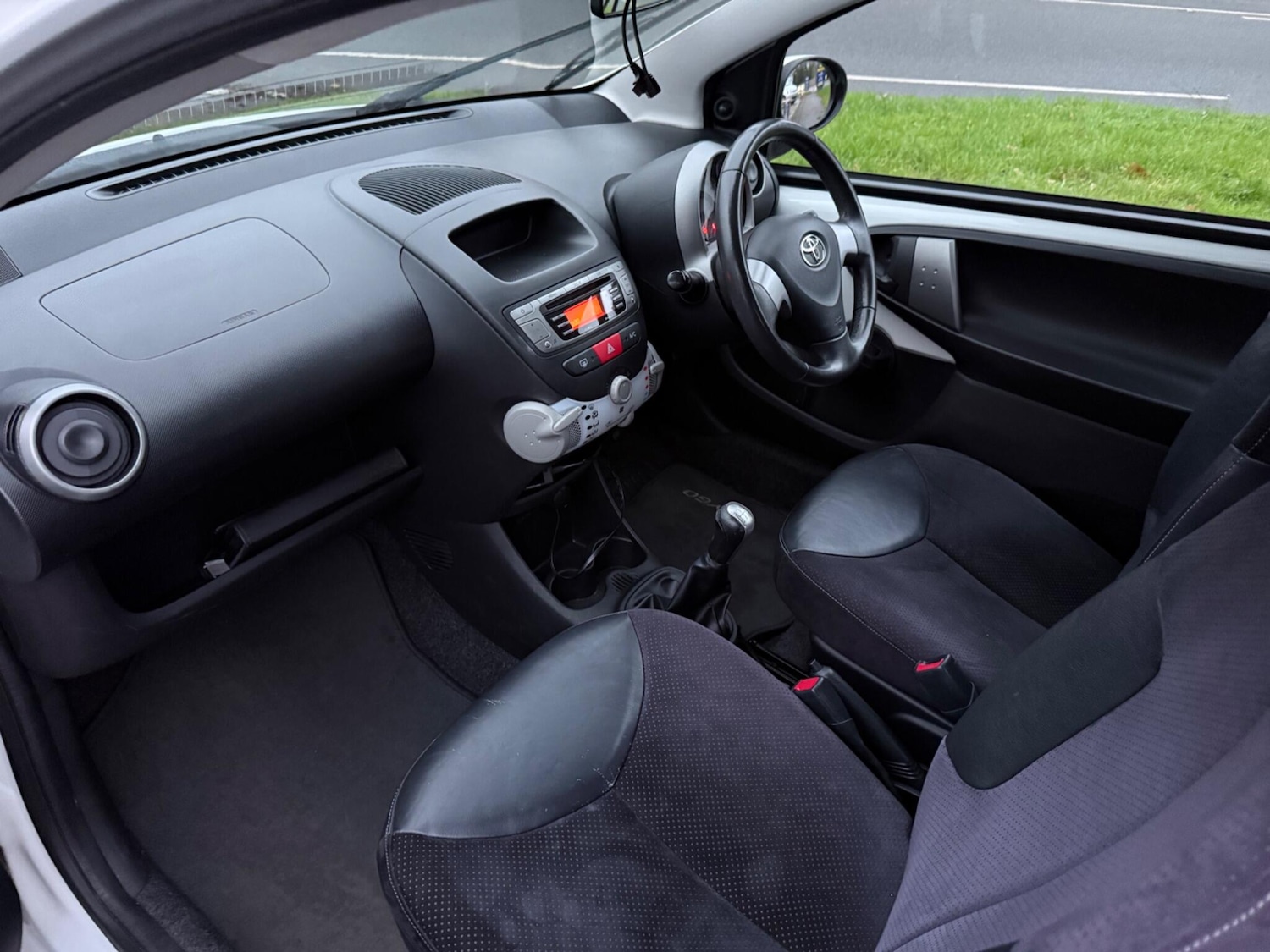 Used Toyota AYGO 2013 for sale - 76724120: Photo 30