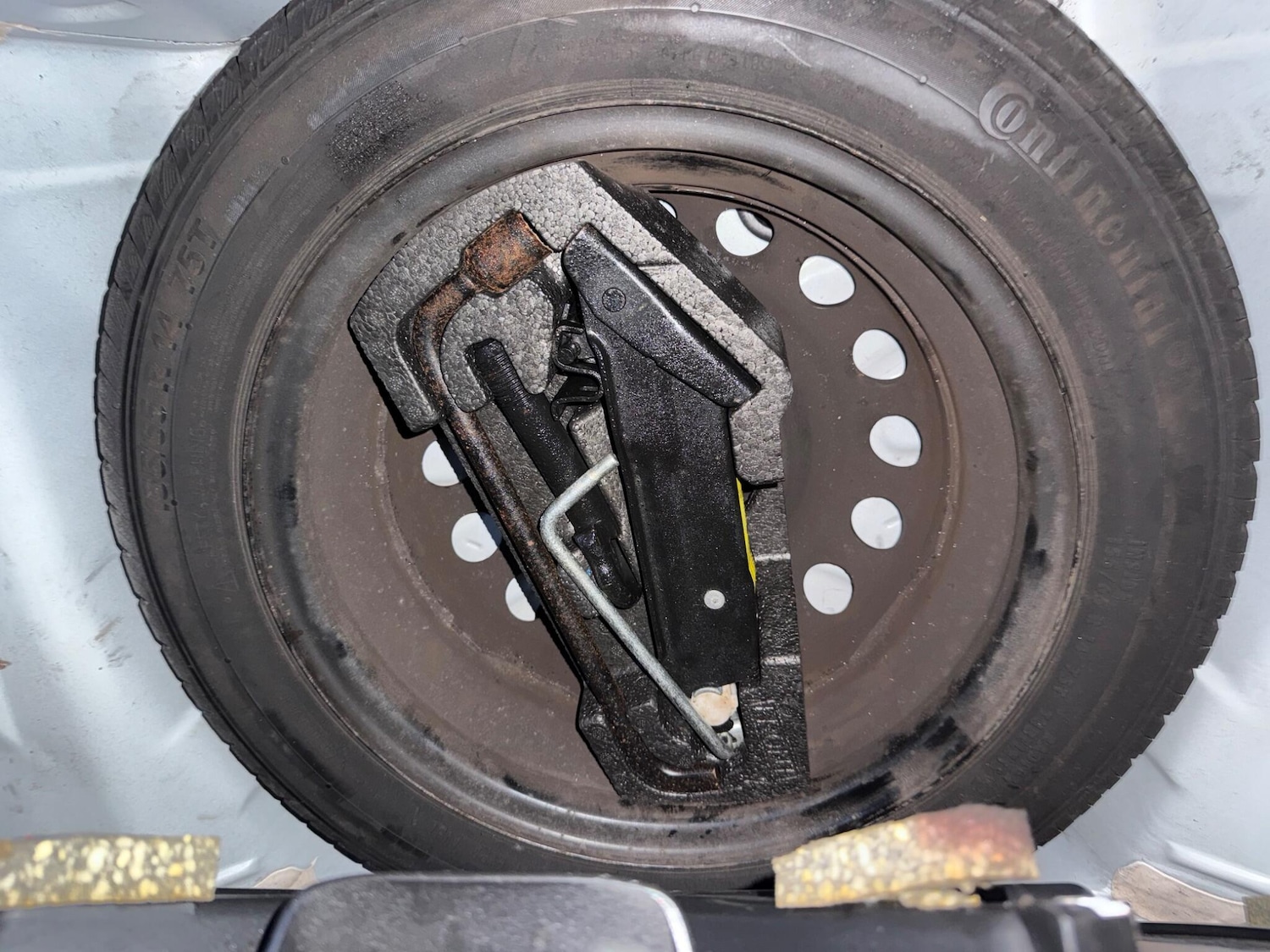 Used Toyota AYGO 2013 for sale - 76724120: Photo 32