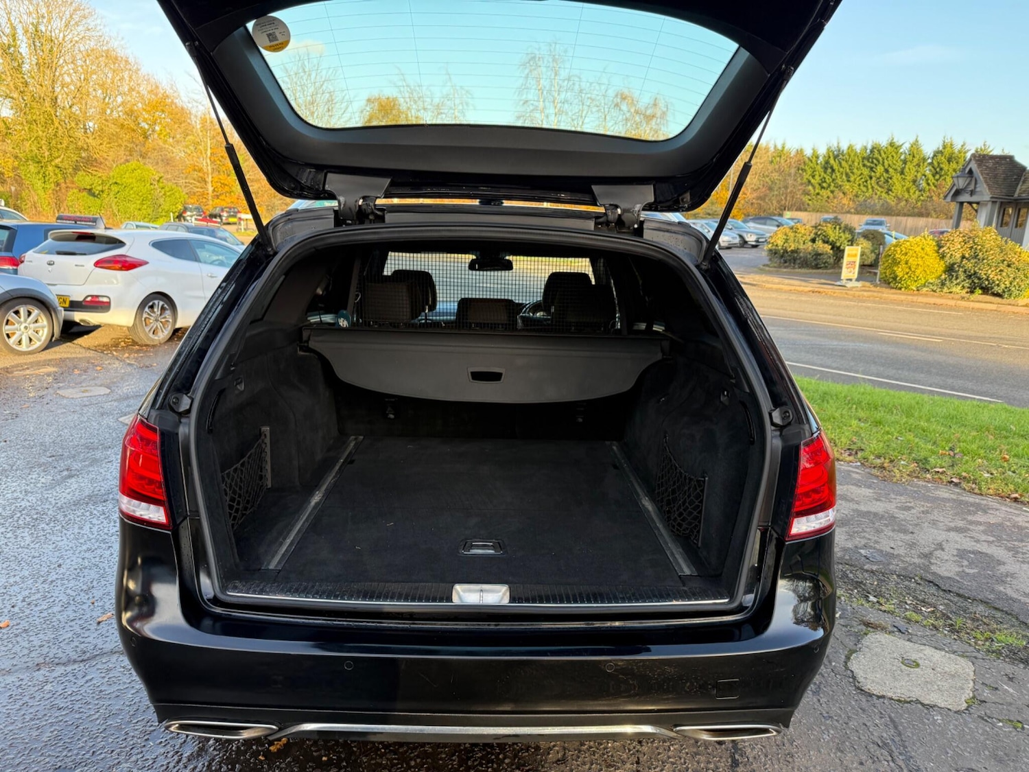 Used Mercedes-Benz E Class 2016 for sale - 76922672: Photo 38