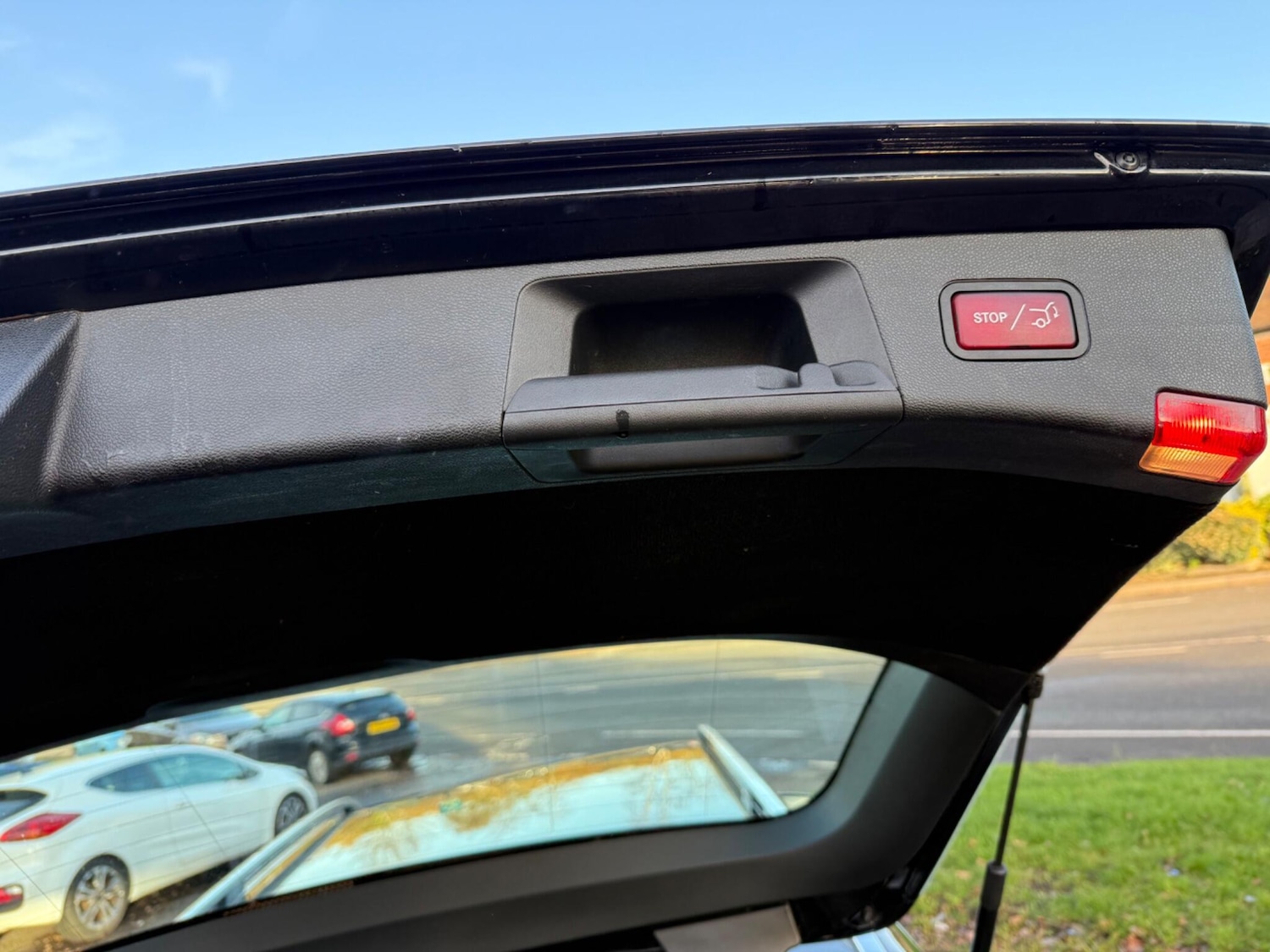 Used Mercedes-Benz E Class 2016 for sale - 76922672: Photo 46