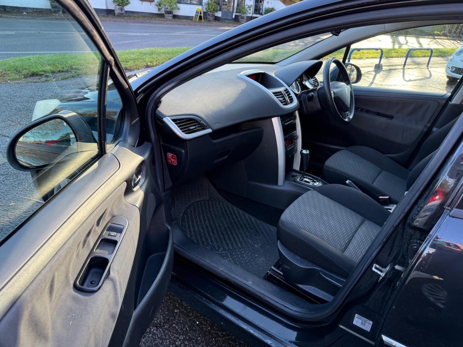 Used Peugeot 207 2009 for sale - 77293569: Photo 31