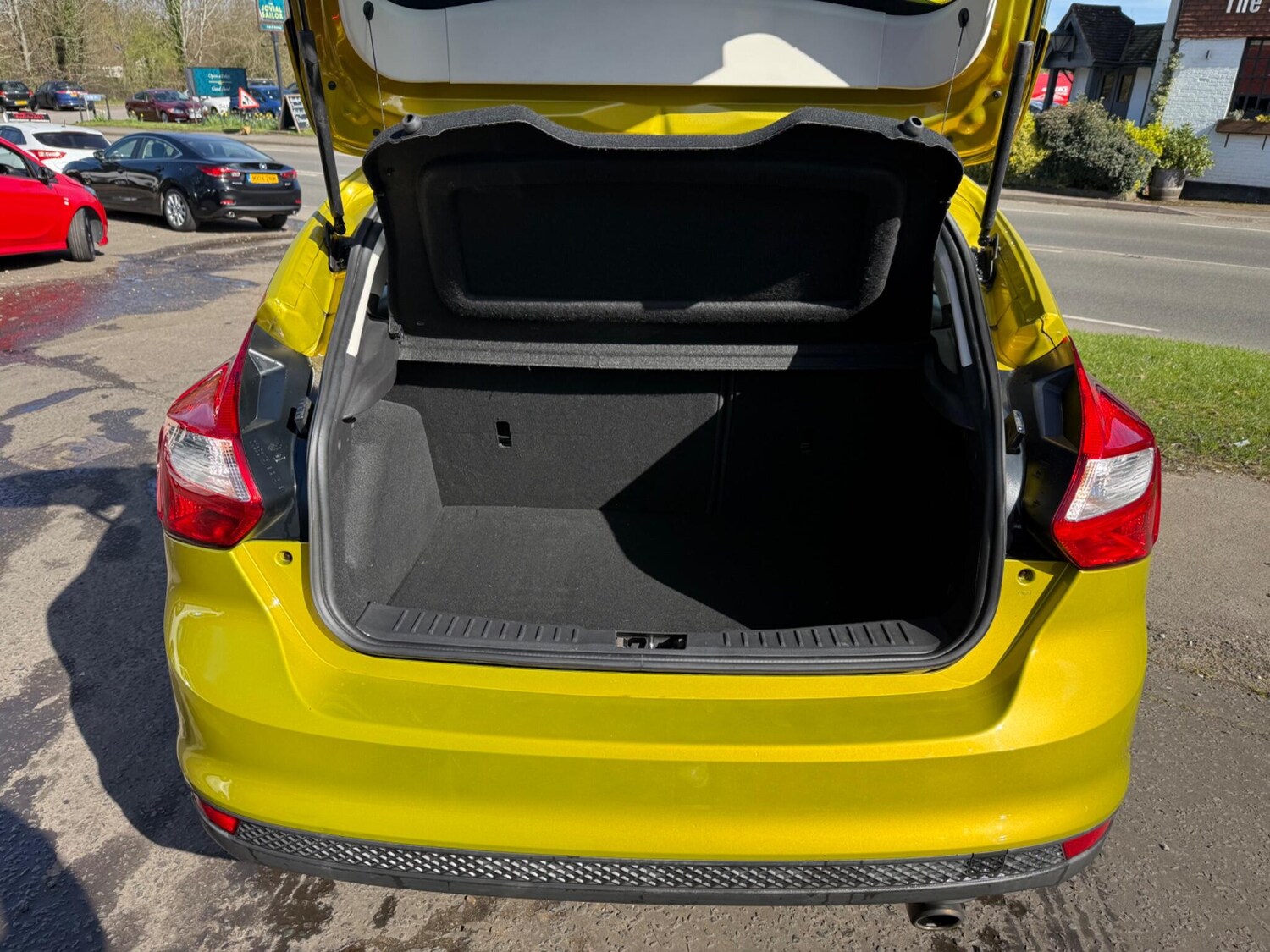 Used Ford Focus 2011 for sale - 77919077: Photo 20