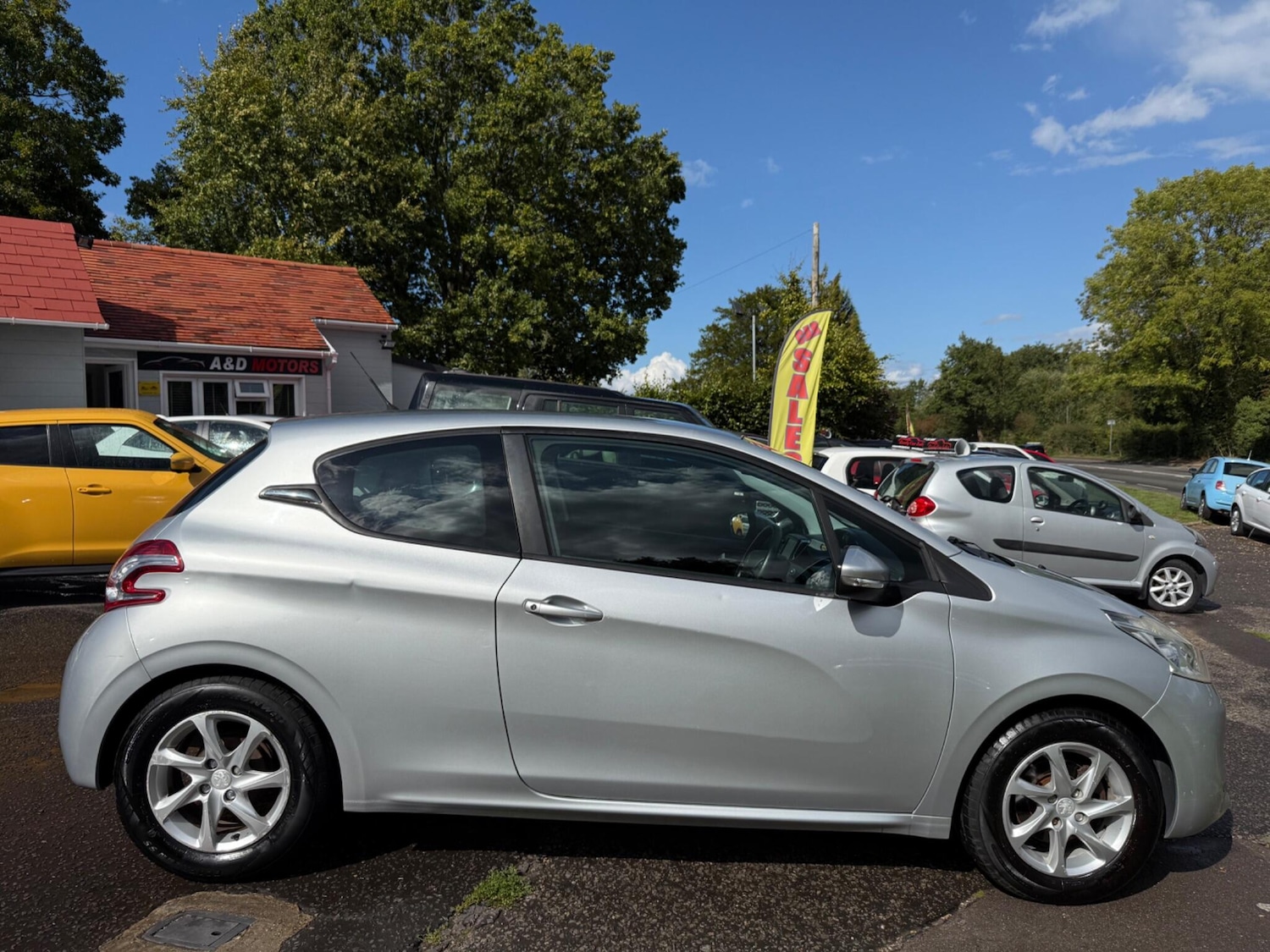 Used Peugeot 208 2012 for sale - 76412425: Photo 1