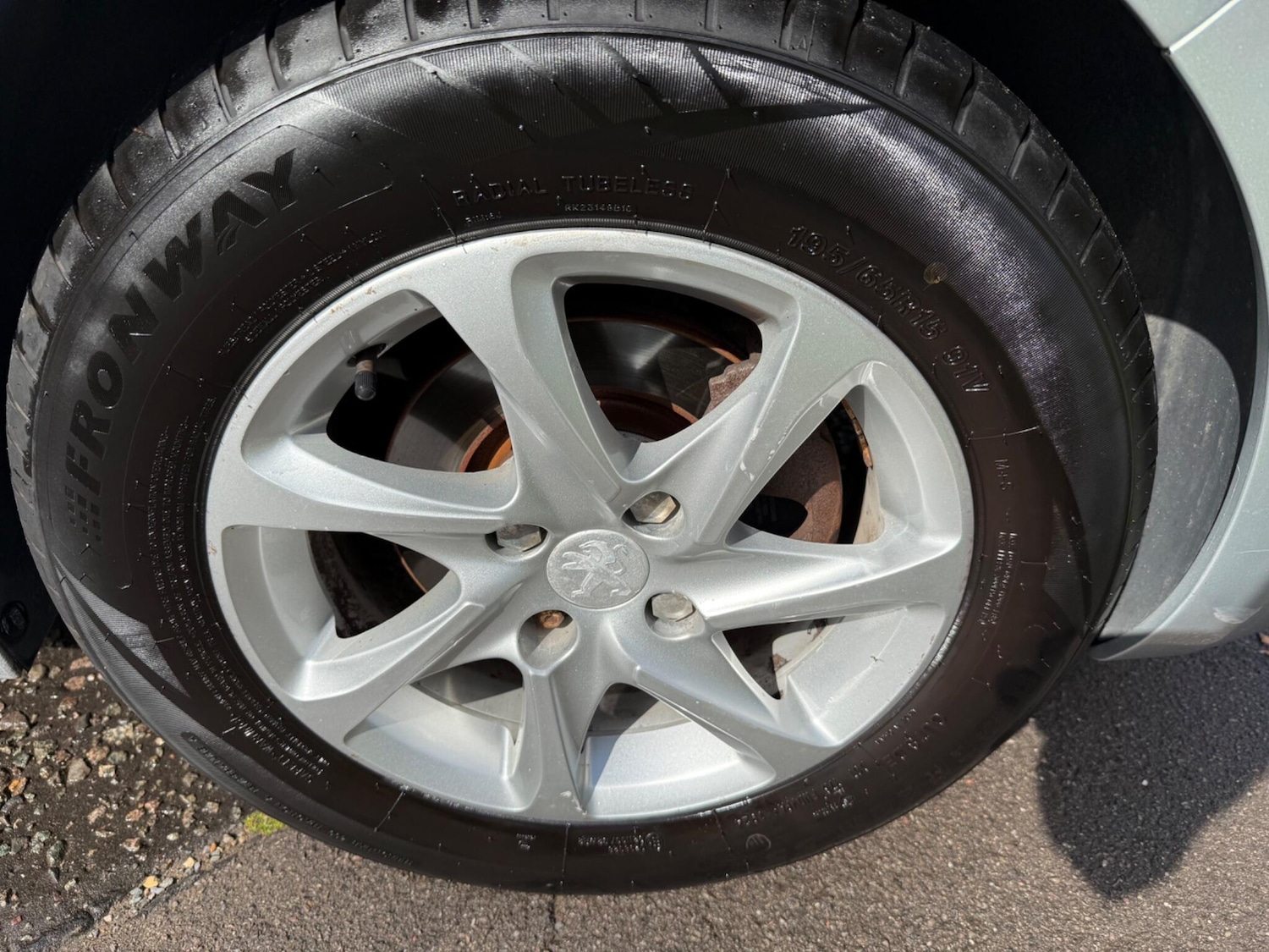 Used Peugeot 208 2012 for sale - 76412425: Photo 10