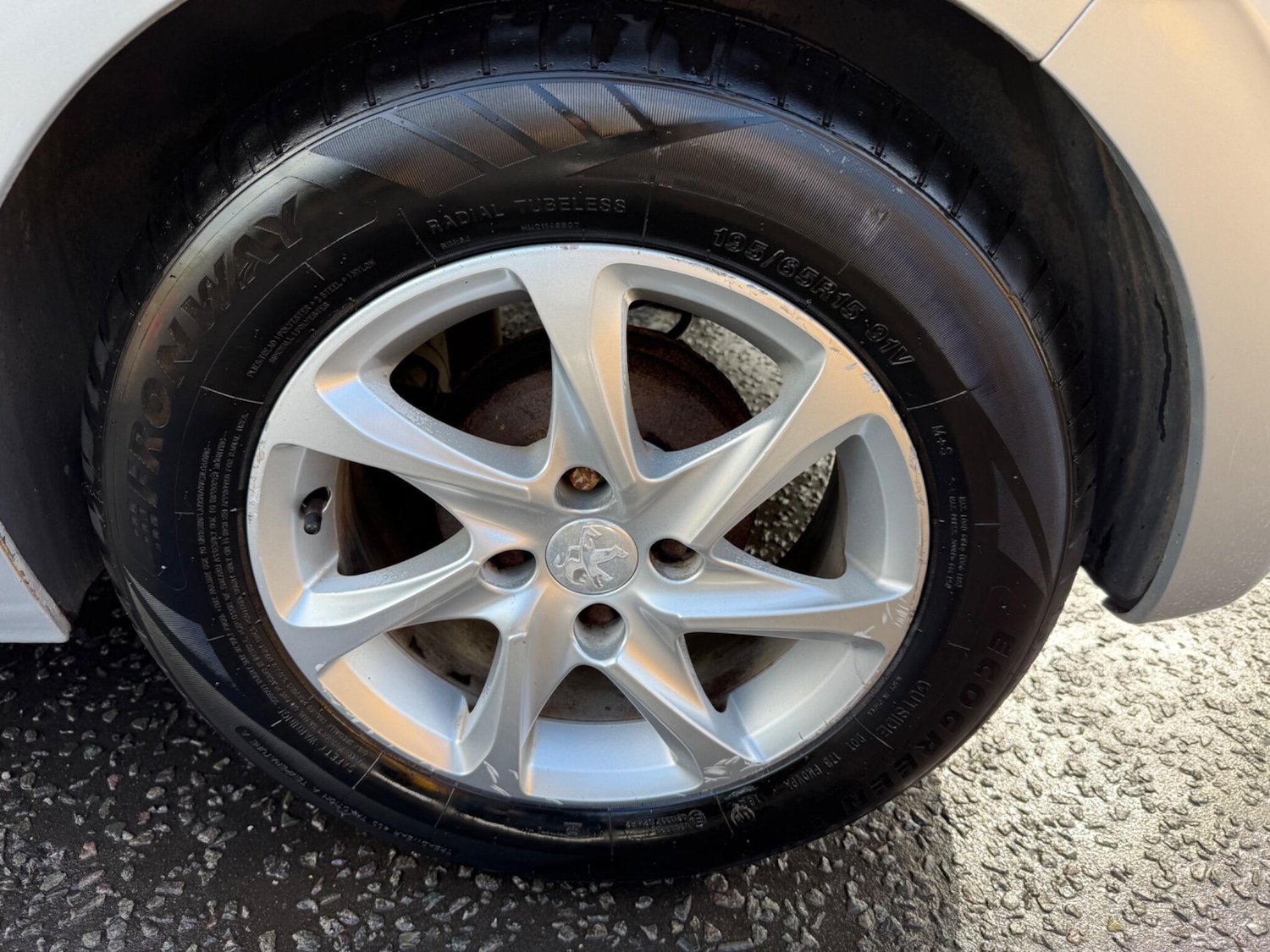 Used Peugeot 208 2012 for sale - 76412425: Photo 12