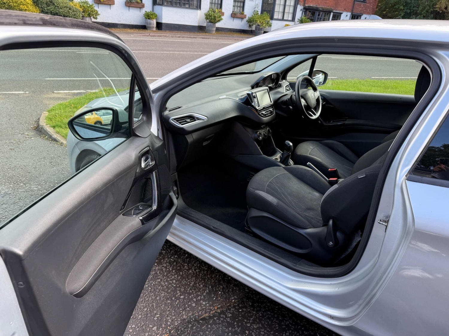 Used Peugeot 208 2012 for sale - 76412425: Photo 14