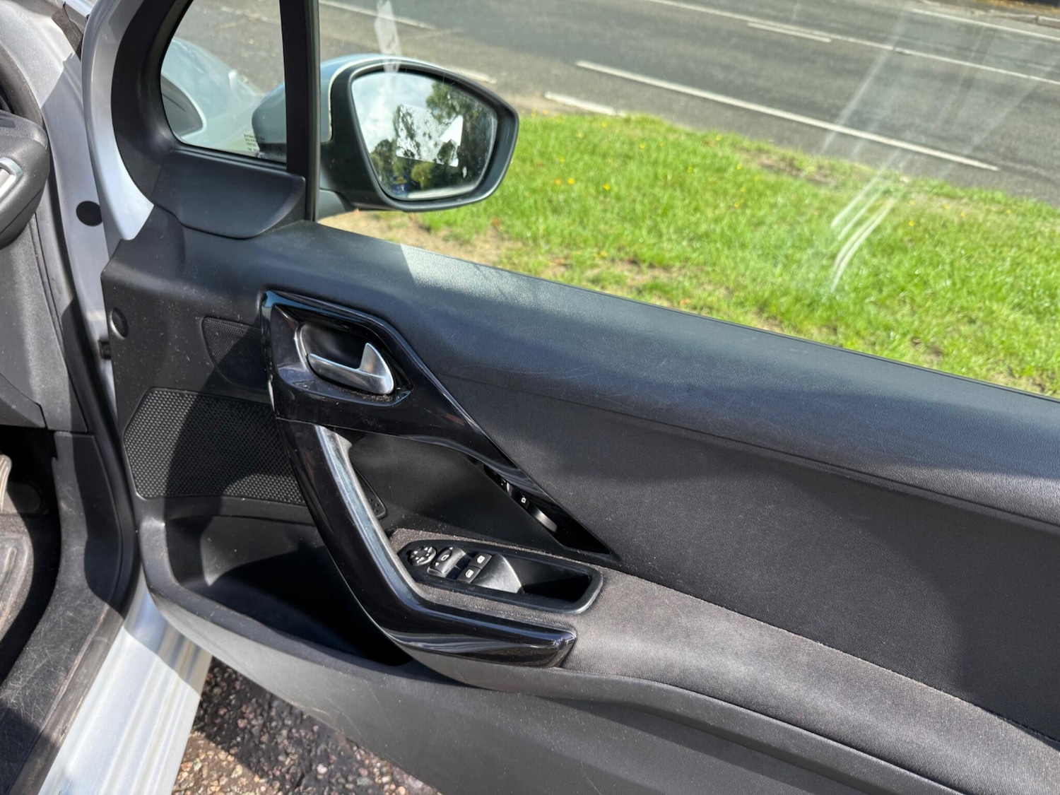 Used Peugeot 208 2012 for sale - 76412425: Photo 20