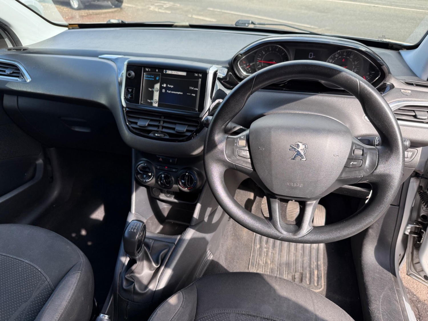 Used Peugeot 208 2012 for sale - 76412425: Photo 23