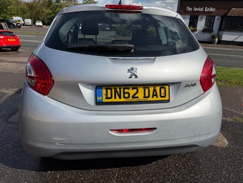 Used Peugeot 208 2012 for sale - 76412425: Photo