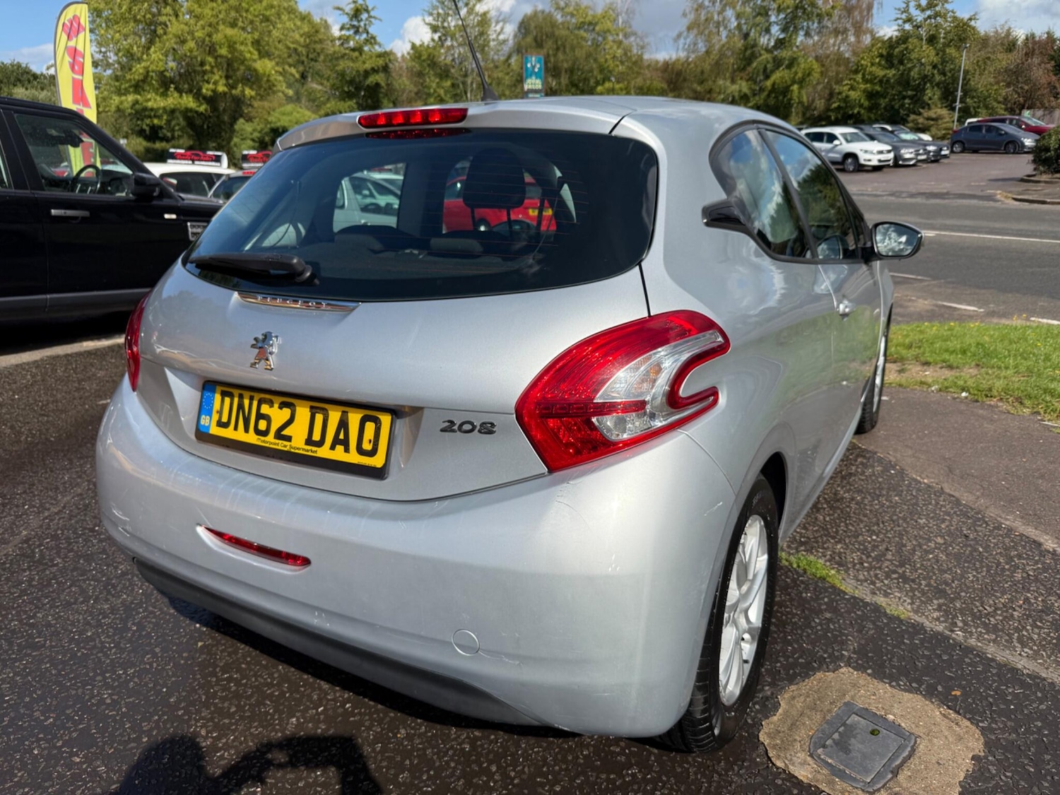 Used Peugeot 208 2012 for sale - 76412425: Photo 5