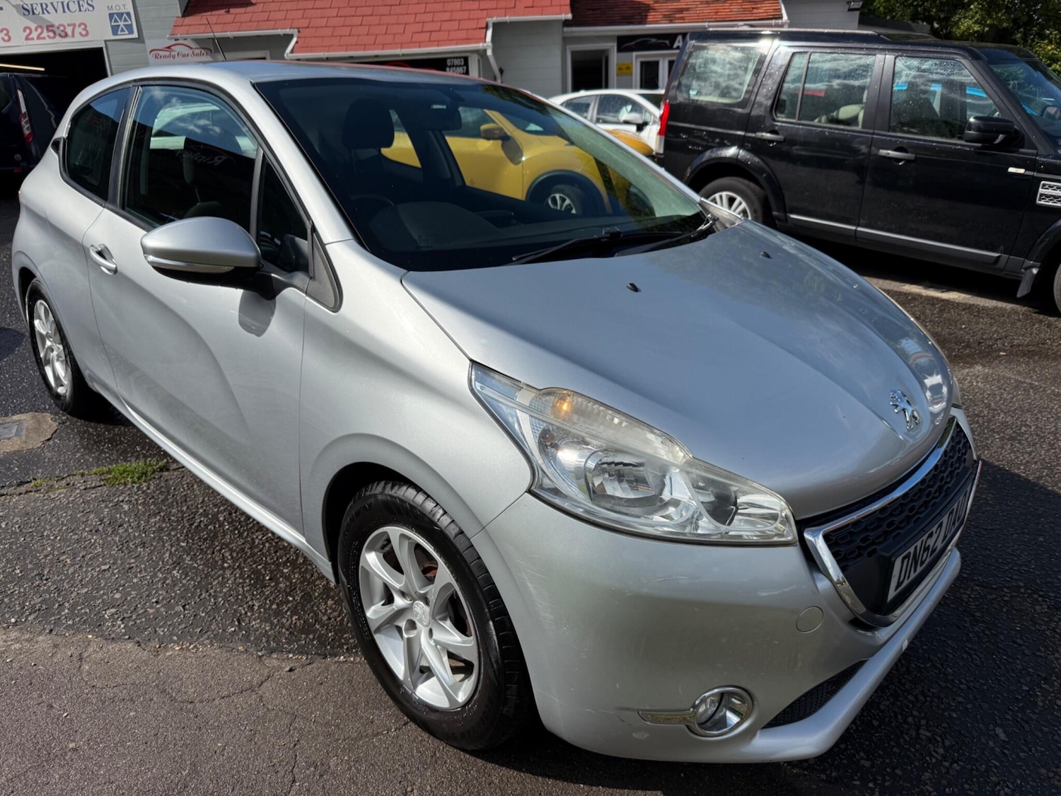 Used Peugeot 208 2012 for sale - 76412425: Photo 9
