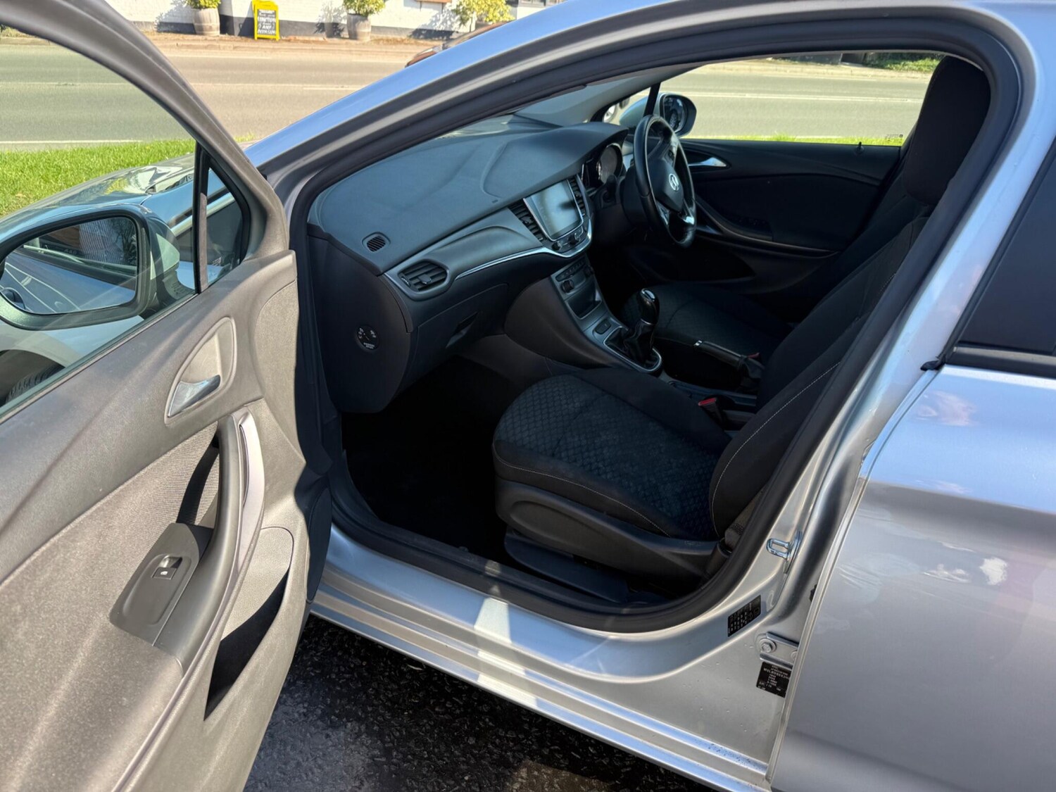 Used Vauxhall Astra 2017 for sale - 78111688: Photo 11