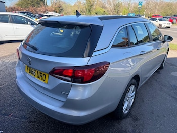 Used Vauxhall Astra 2017 for sale - 78111688: Photo