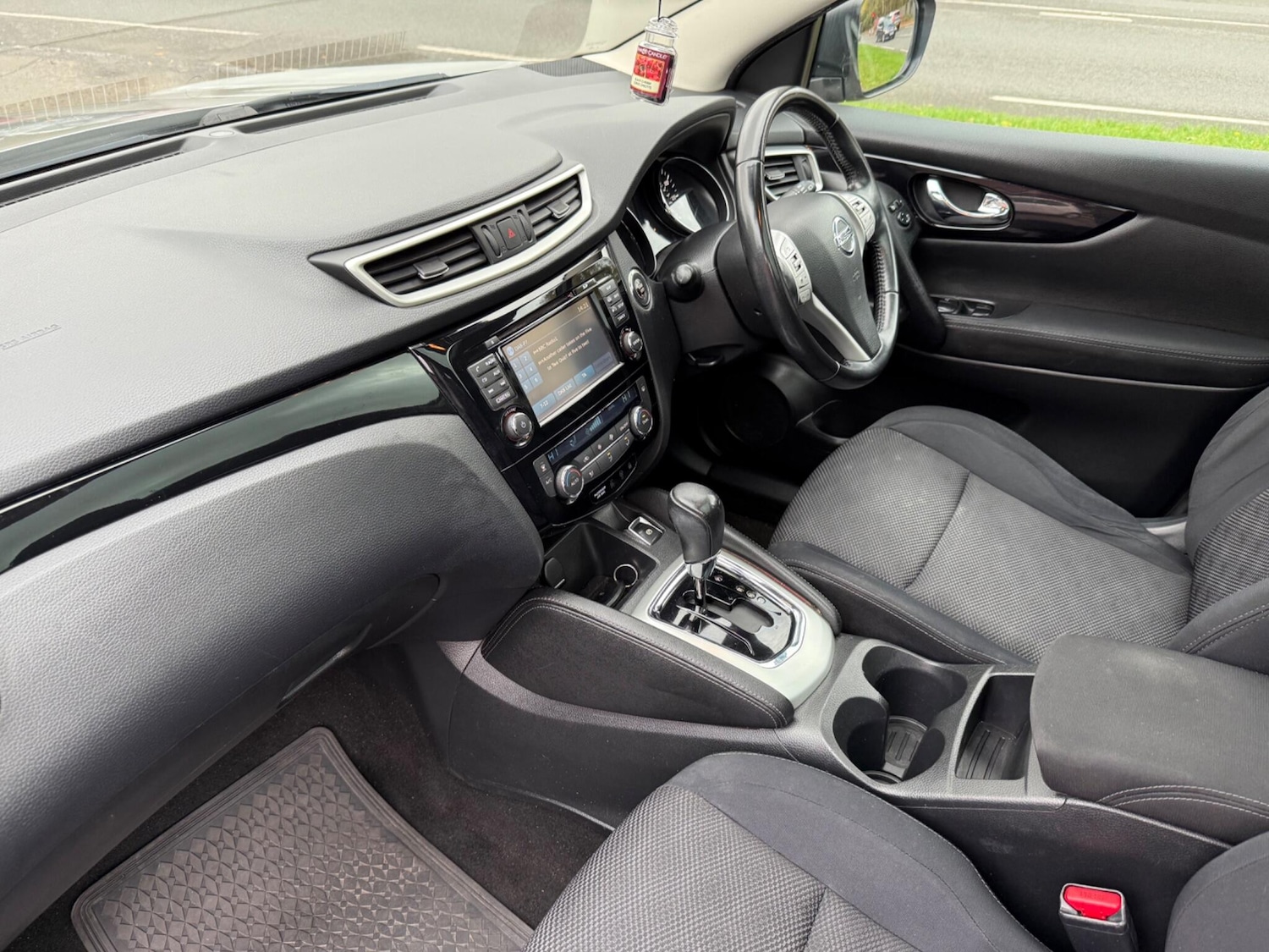 Used Nissan Qashqai 2015 for sale - 76501193: Photo 14