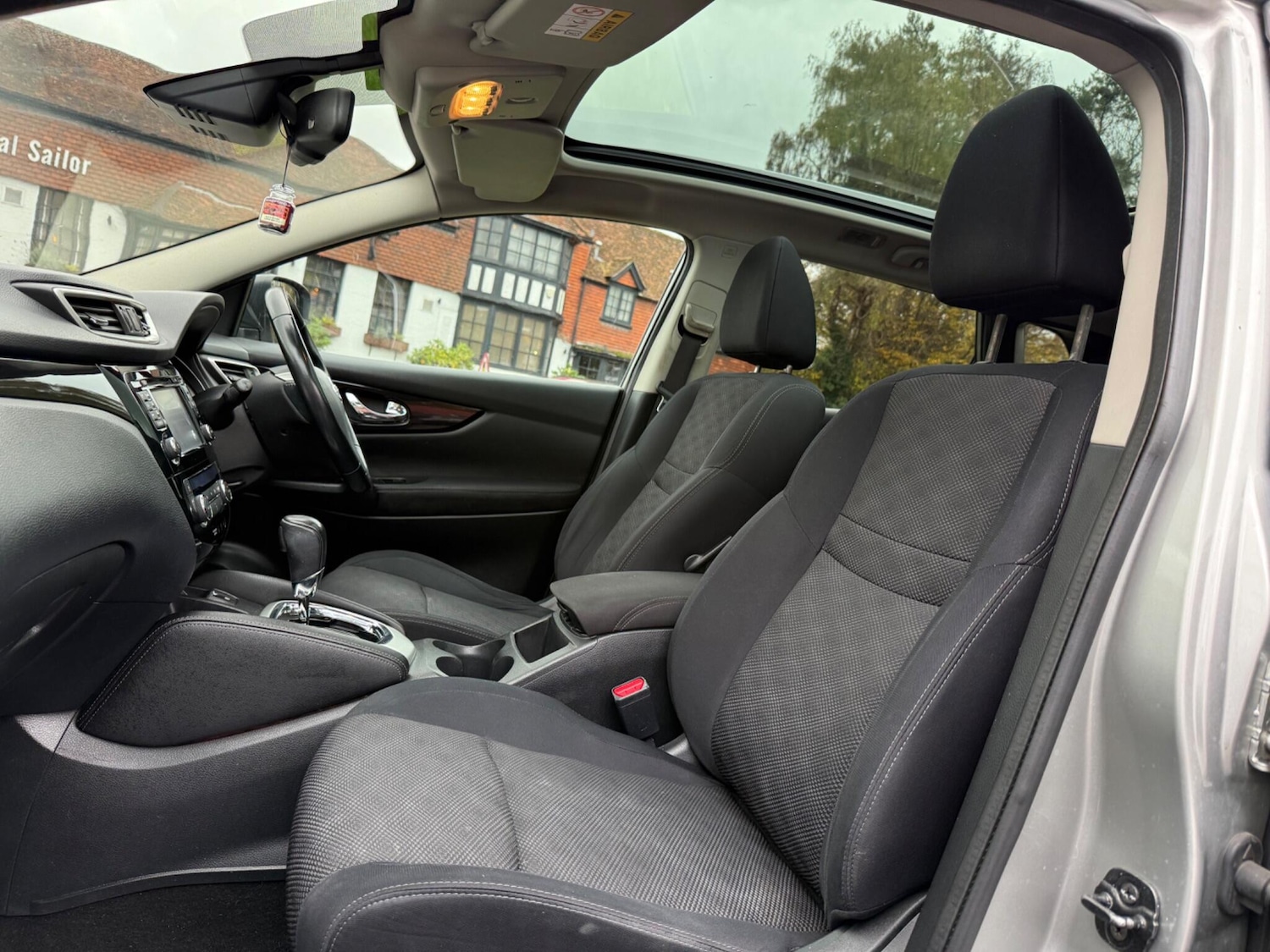 Used Nissan Qashqai 2015 for sale - 76501193: Photo 37