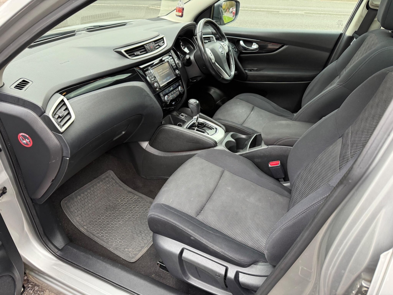 Used Nissan Qashqai 2015 for sale - 76501193: Photo 38