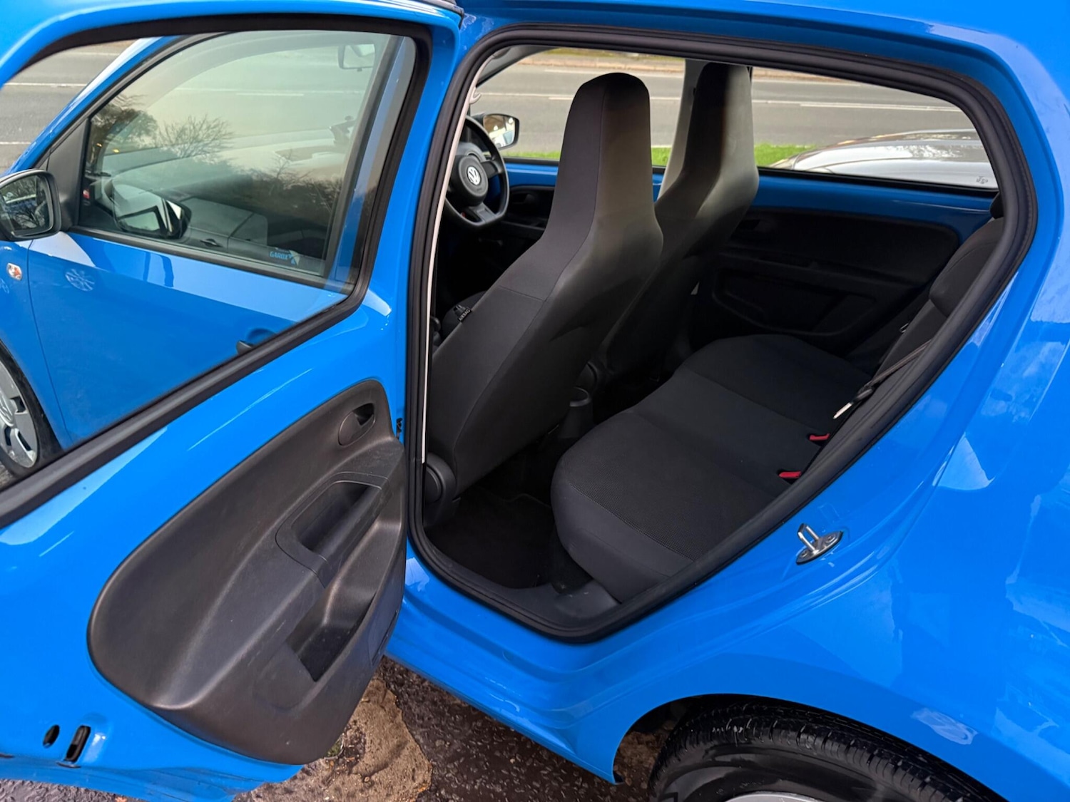 Used Volkswagen up! 2015 for sale - 76609382: Photo 28