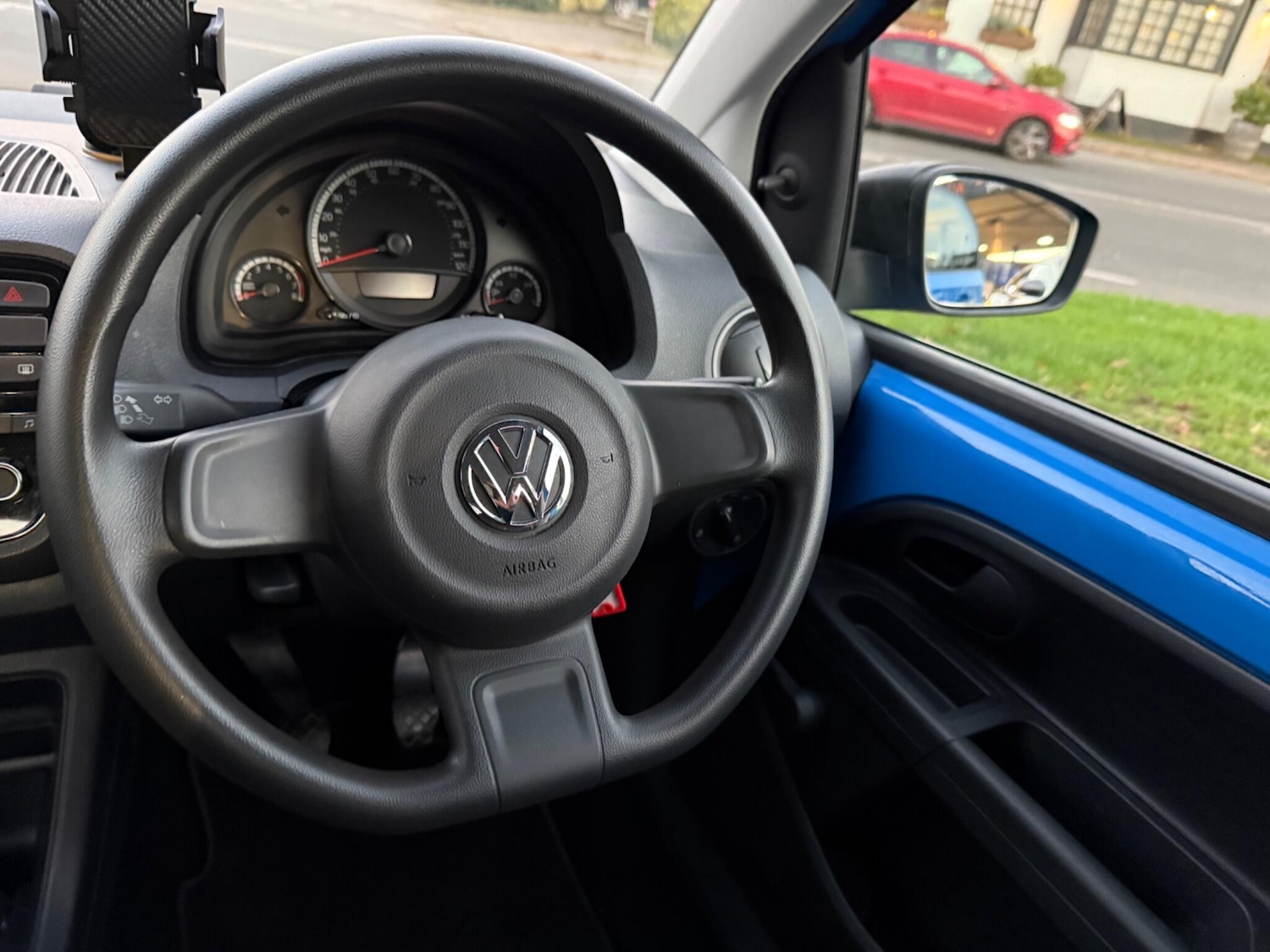Used Volkswagen up! 2015 for sale - 76609382: Photo 31
