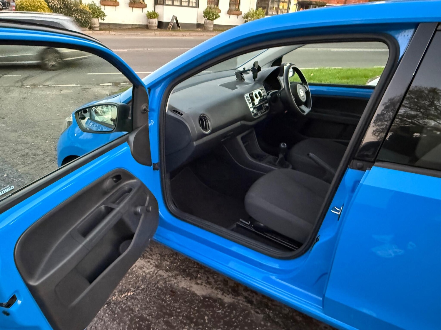 Used Volkswagen up! 2015 for sale - 76609382: Photo 34