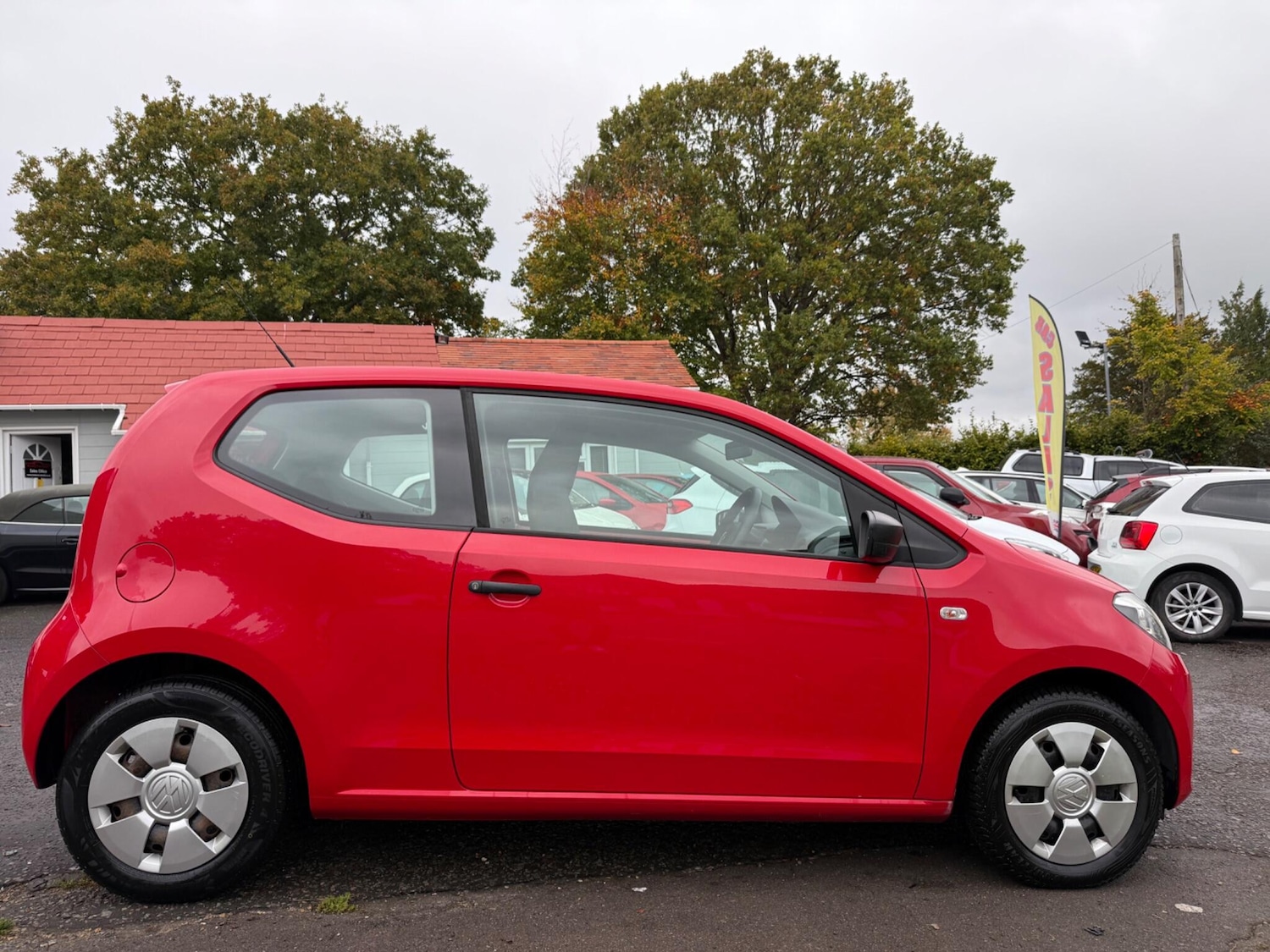 Used Volkswagen up! 2013 for sale - 76412419: Photo 1